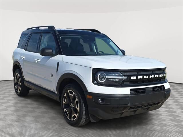 2021 Ford Bronco Sport Outer Banks — photo 1 of 13