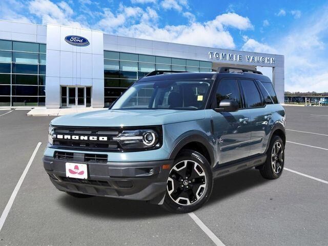 2023 Ford Bronco Sport Outer Banks — photo 1 of 13