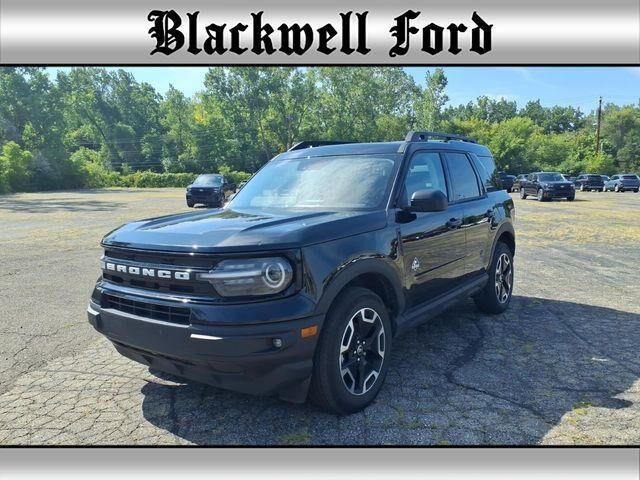2023 Ford Bronco Sport Outer Banks — photo 1 of 26