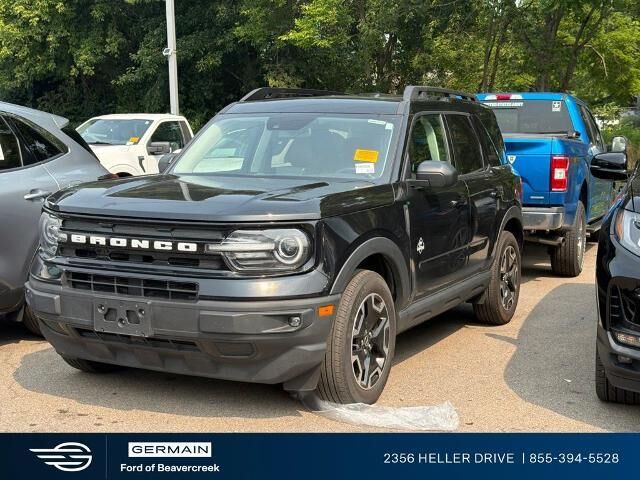 2024 Ford Bronco Sport Outer Banks — photo 1 of 11