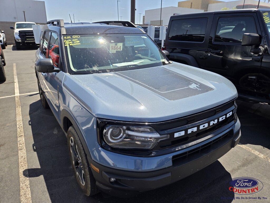 2024 Ford Bronco Sport Outer Banks — photo 1 of 3