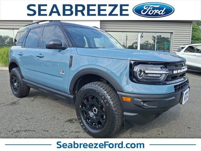 2022 Ford Bronco Sport Outer Banks — photo 1 of 13
