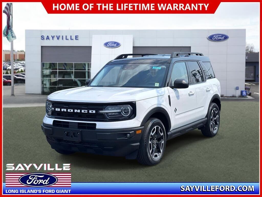 2023 Ford Bronco Sport Outer Banks — photo 1 of 2