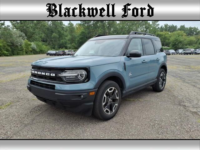 2023 Ford Bronco Sport Outer Banks — photo 1 of 26