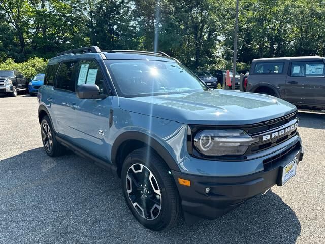 2023 Ford Bronco Sport Outer Banks — photo 1 of 26