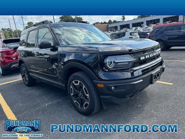 2024 Ford Bronco Sport Outer Banks — photo 1 of 26