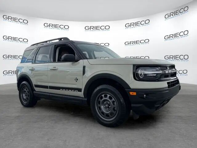 2024 Ford Bronco Sport Outer Banks — photo 1 of 13