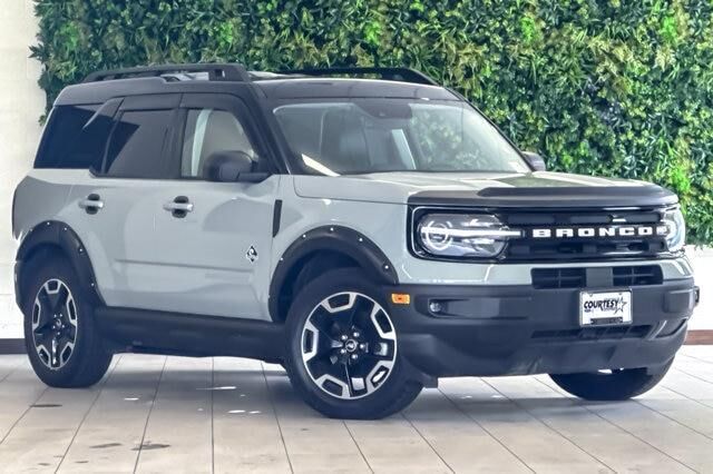 2022 Ford Bronco Sport Outer Banks — photo 1 of 26
