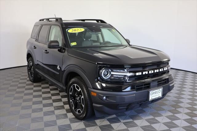 2023 Ford Bronco Sport Outer Banks — photo 1 of 13