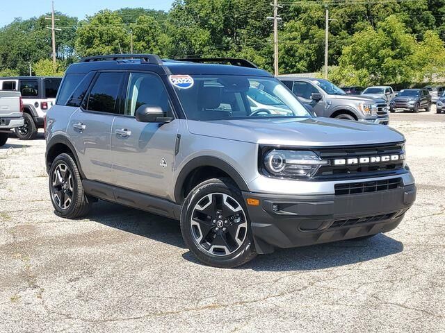 2023 Ford Bronco Sport Outer Banks — photo 1 of 26
