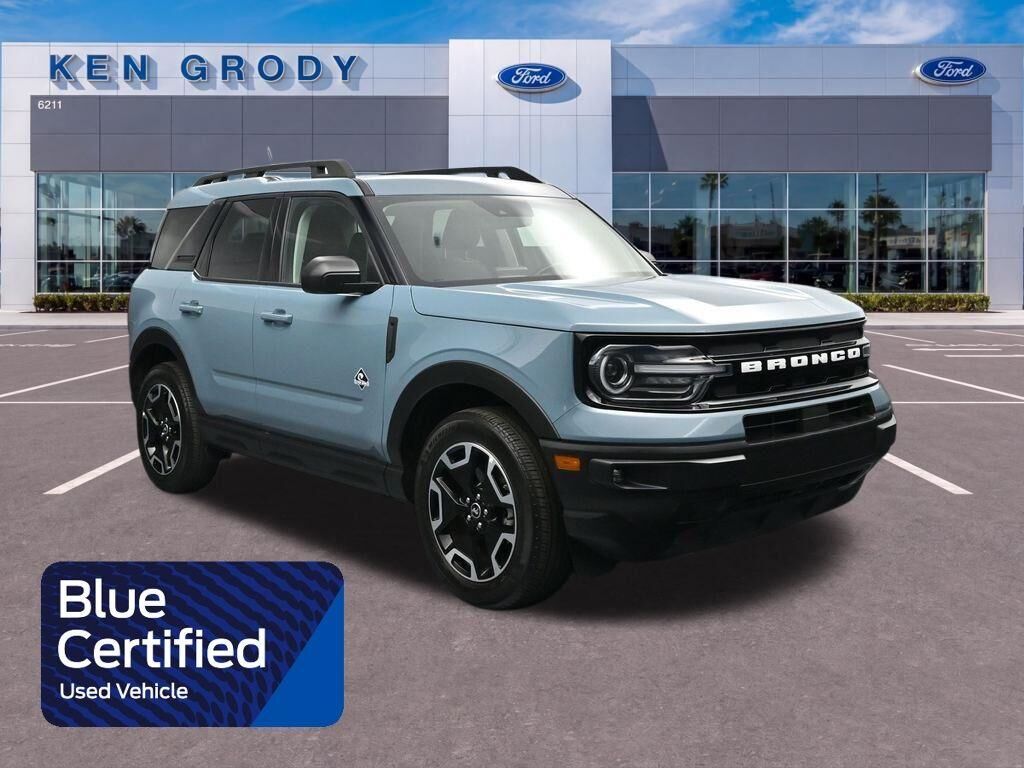 2023 Ford Bronco Sport Outer Banks — photo 1 of 2