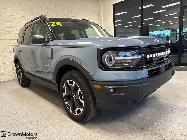 2024 Ford Bronco Sport Outer Banks — photo 1 of 26