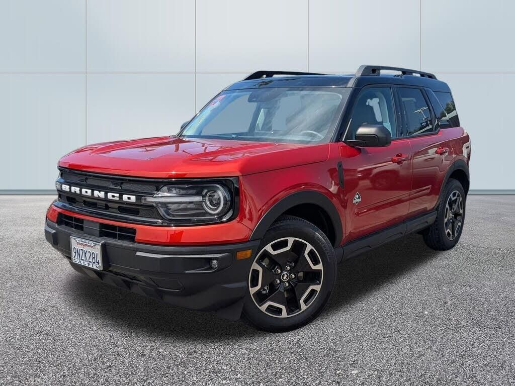 2024 Ford Bronco Sport Outer Banks — photo 1 of 2