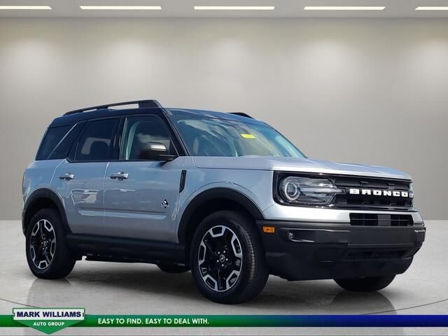 2021 Ford Bronco Sport Outer Banks — photo 1 of 34