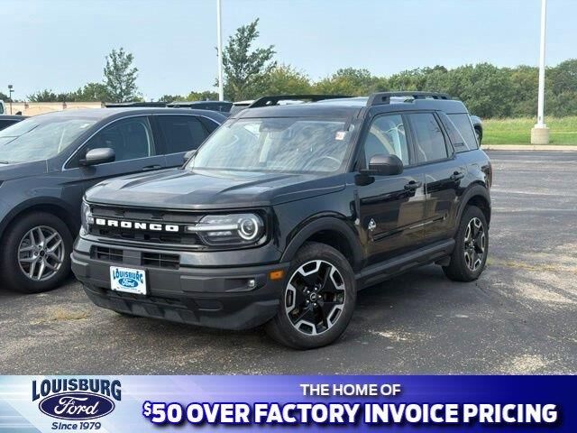 2022 Ford Bronco Sport Outer Banks — photo 1 of 26