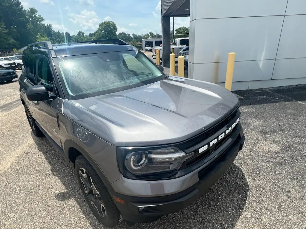 2023 Ford Bronco Sport Outer Banks — photo 1 of 43