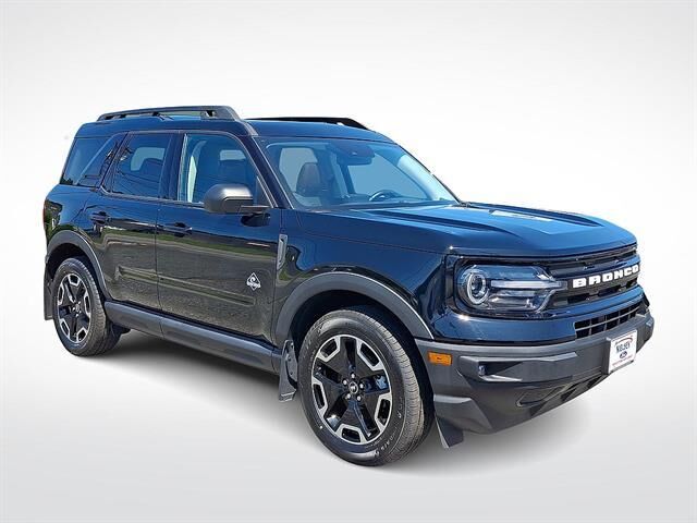 2023 Ford Bronco Sport Outer Banks — photo 1 of 30