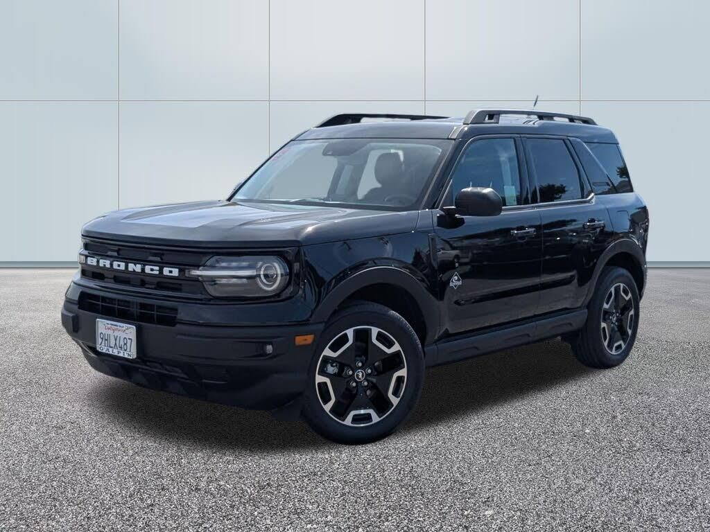 2023 Ford Bronco Sport Outer Banks — photo 1 of 1