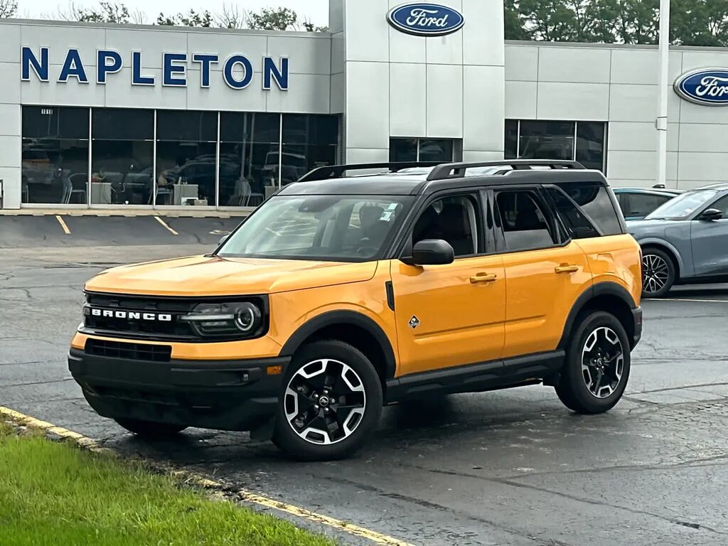 2023 Ford Bronco Sport Outer Banks — photo 1 of 24