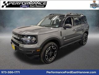 2023 Ford Bronco Sport Outer Banks — photo 1 of 39