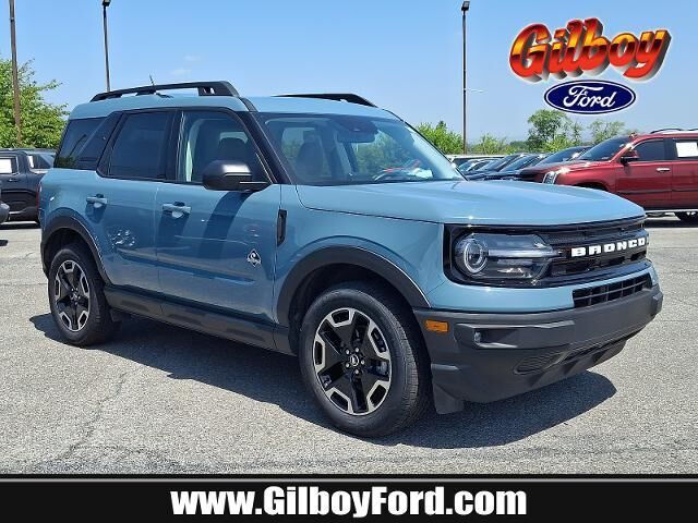 2023 Ford Bronco Sport Outer Banks — photo 1 of 13