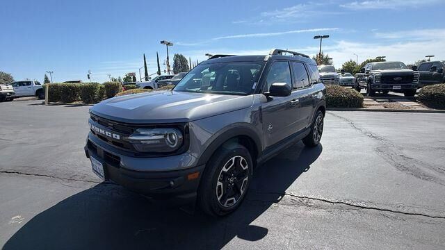 2023 Ford Bronco Sport Outer Banks — photo 1 of 26