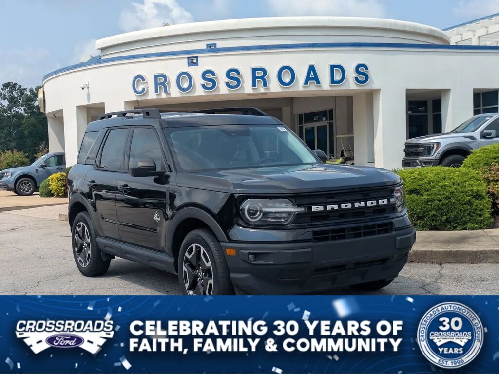 2024 Ford Bronco Sport Outer Banks — photo 1 of 14