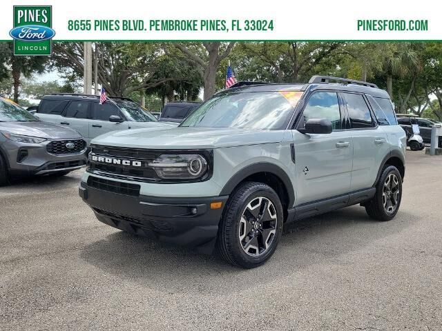 2024 Ford Bronco Sport Outer Banks — photo 1 of 13