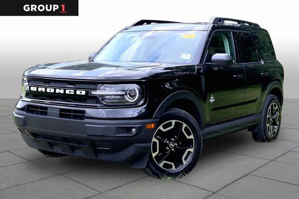 2024 Ford Bronco Sport Outer Banks — photo 1 of 12
