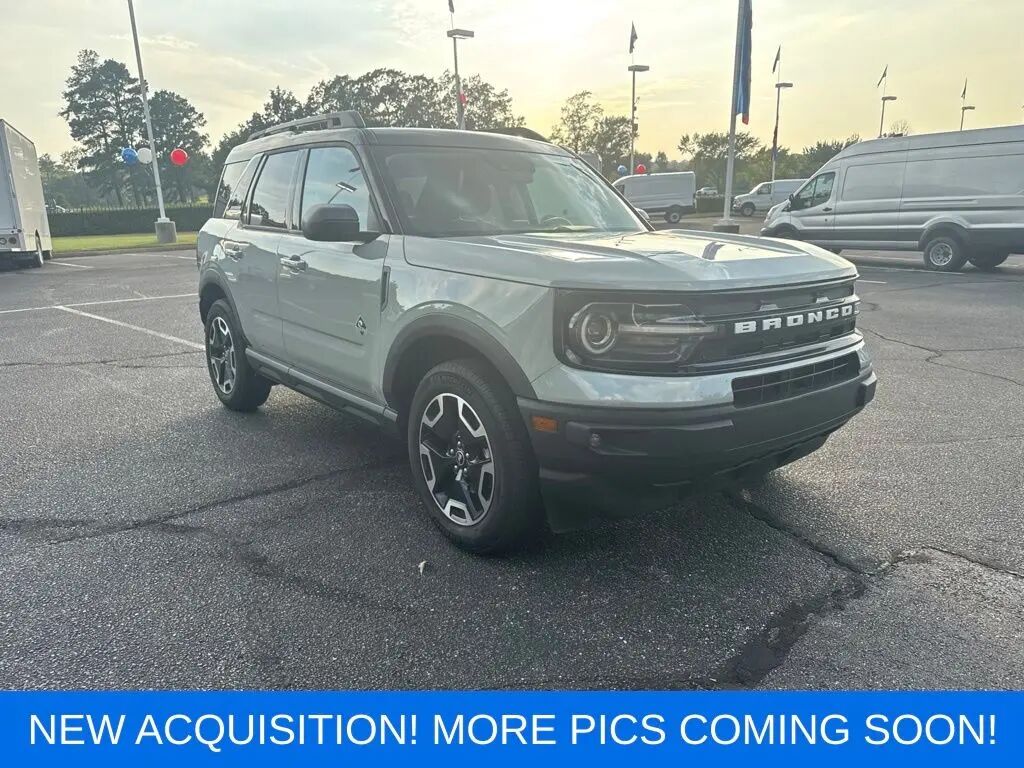 2024 Ford Bronco Sport Outer Banks — photo 1 of 13