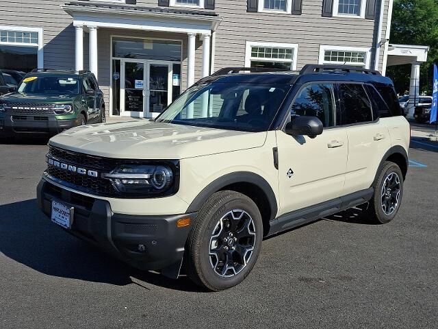 2025 Ford Bronco Sport Outer Banks — photo 1 of 26