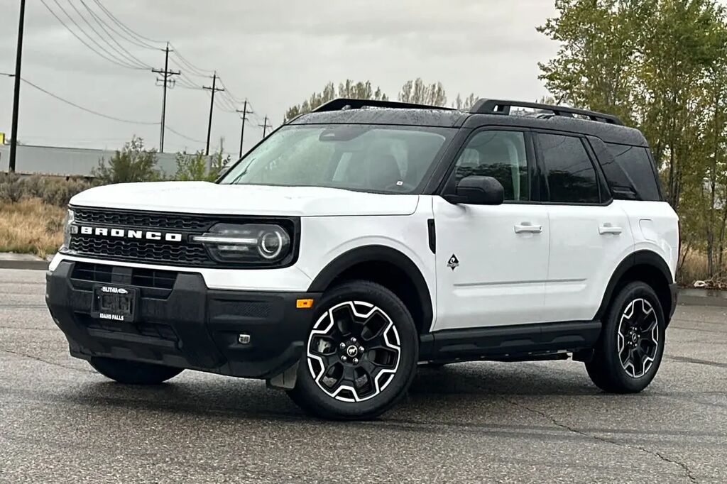 2025 Ford Bronco Sport Outer Banks — photo 1 of 13