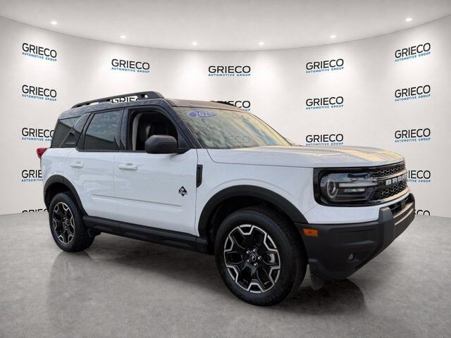 2025 Ford Bronco Sport Outer Banks — photo 1 of 14