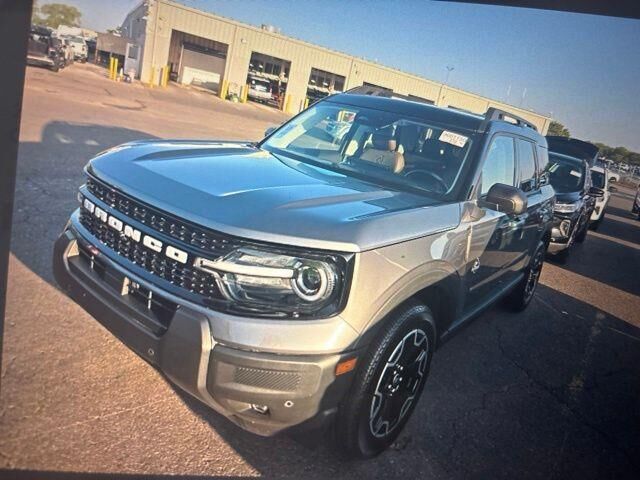 2025 Ford Bronco Sport Outer Banks — photo 1 of 26