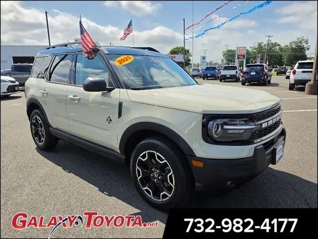 2025 Ford Bronco Sport Outer Banks — photo 1 of 13