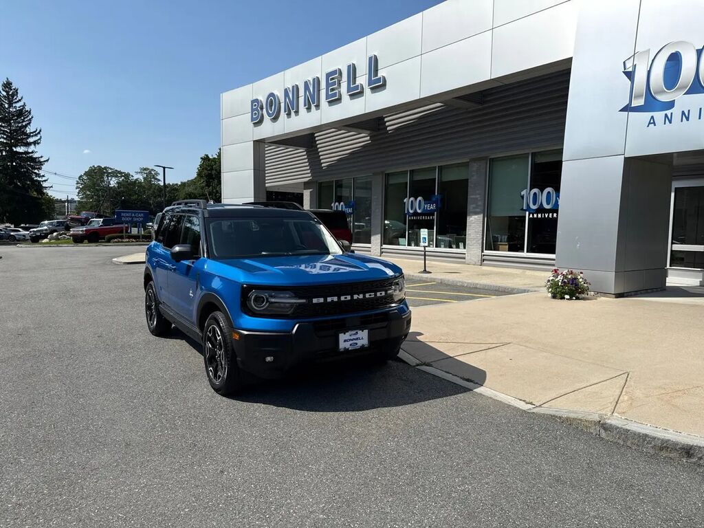 2025 Ford Bronco Sport Outer Banks — photo 1 of 26