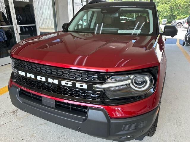 2025 Ford Bronco Sport Outer Banks — photo 1 of 25