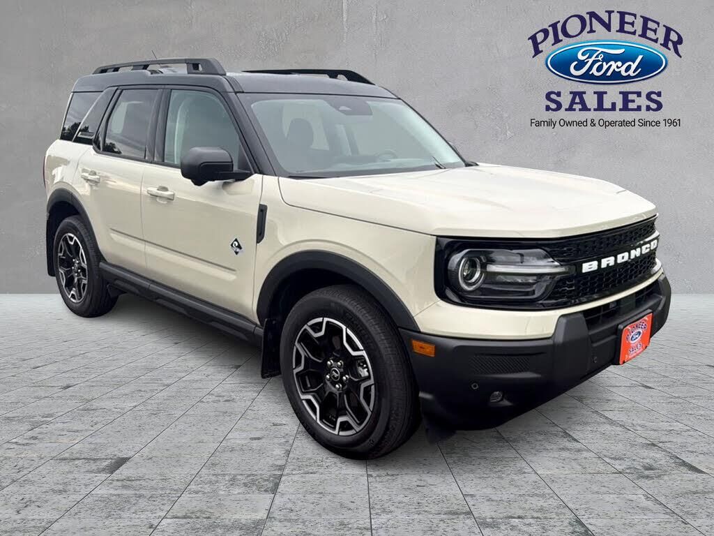 2025 Ford Bronco Sport Outer Banks — photo 1 of 1