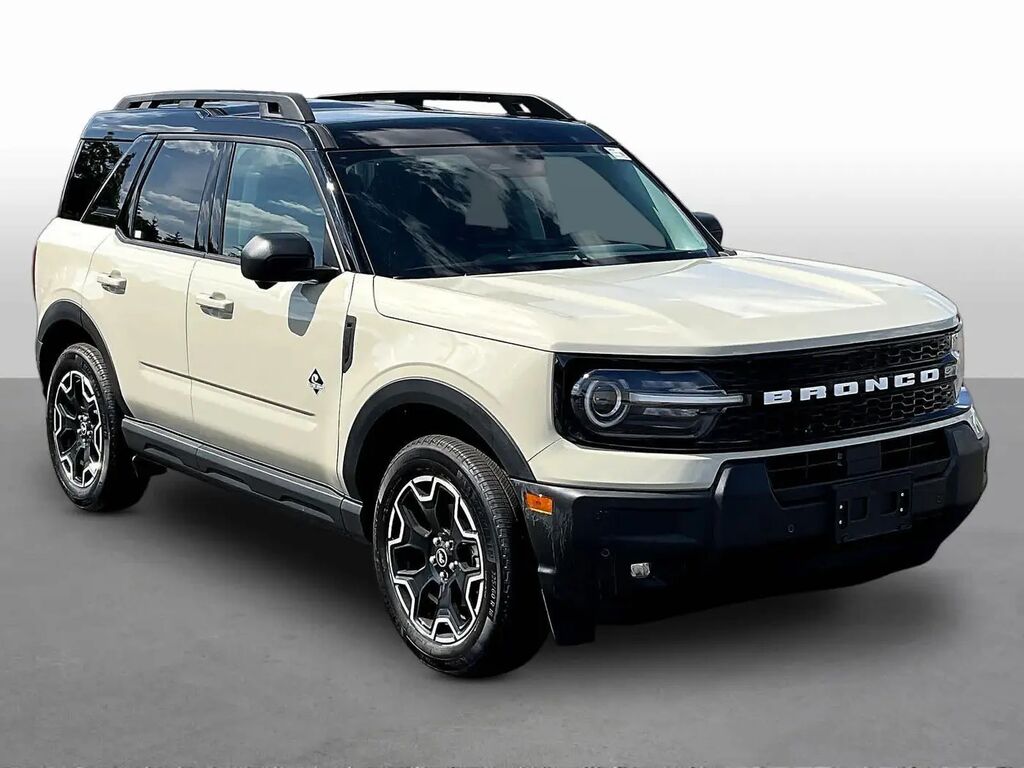 2025 Ford Bronco Sport Outer Banks — photo 1 of 13