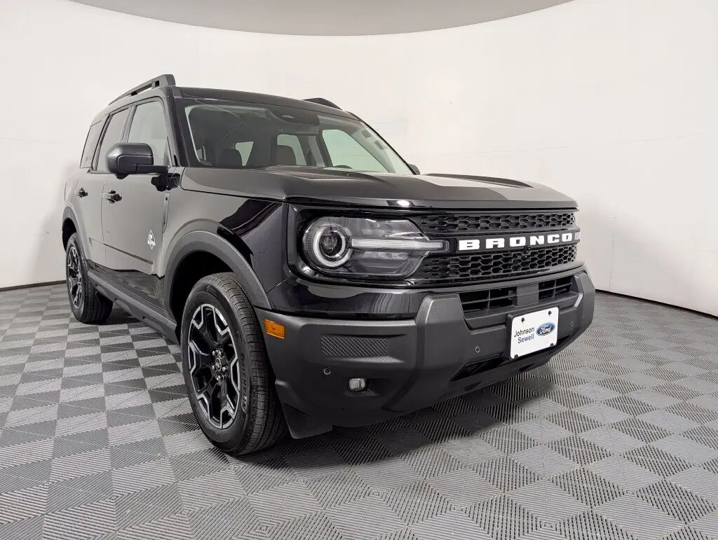 2025 Ford Bronco Sport Outer Banks — photo 1 of 13