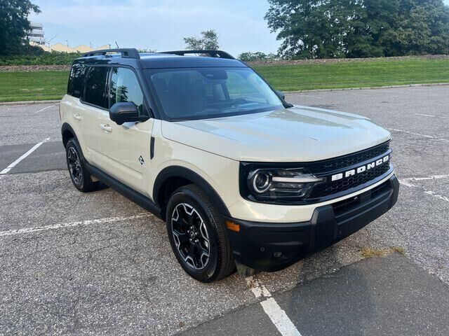 2025 Ford Bronco Sport Outer Banks — photo 1 of 16