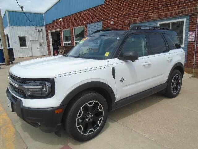 2025 Ford Bronco Sport Outer Banks — photo 1 of 1