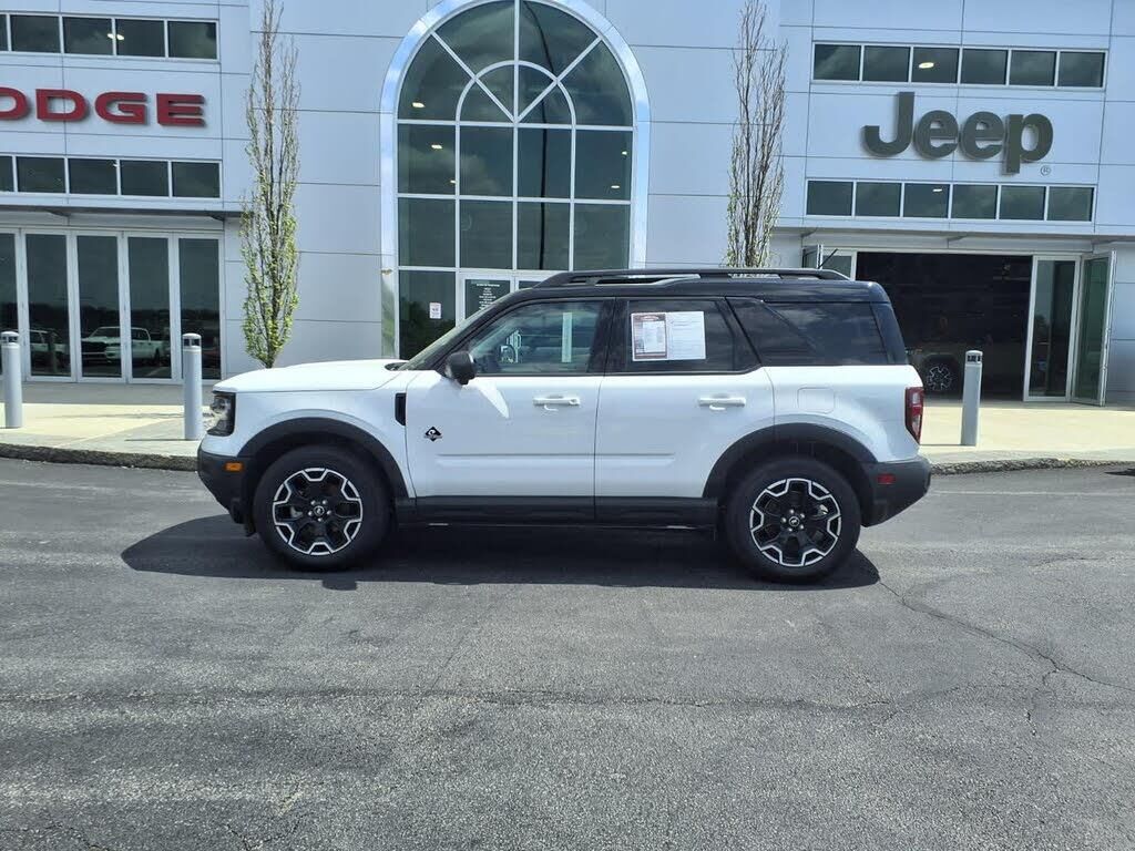 2025 Ford Bronco Sport Outer Banks — photo 1 of 27
