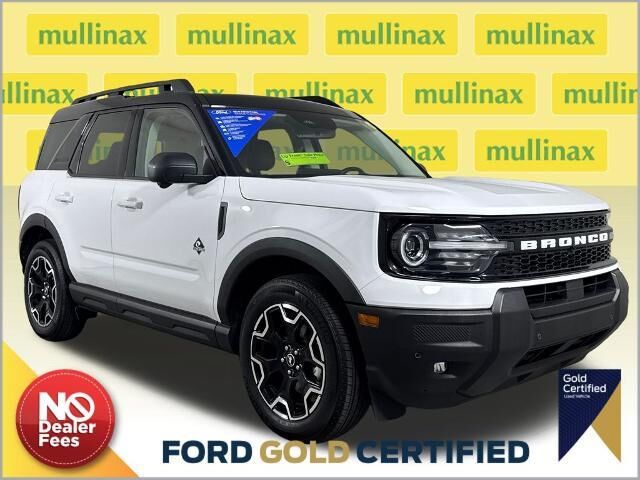 2025 Ford Bronco Sport Outer Banks — photo 1 of 10