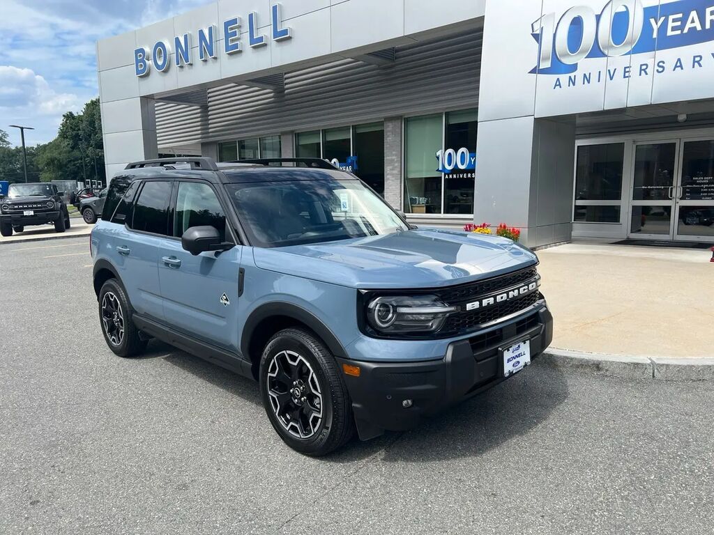 2025 Ford Bronco Sport Outer Banks — photo 1 of 26