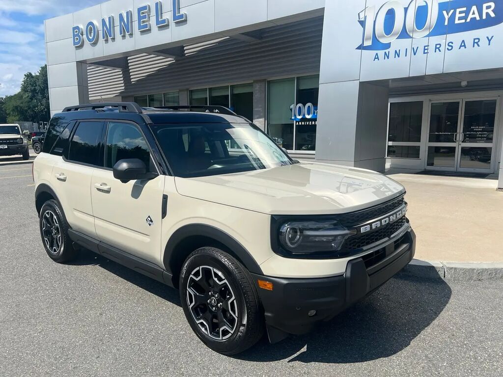 2025 Ford Bronco Sport Outer Banks — photo 1 of 26