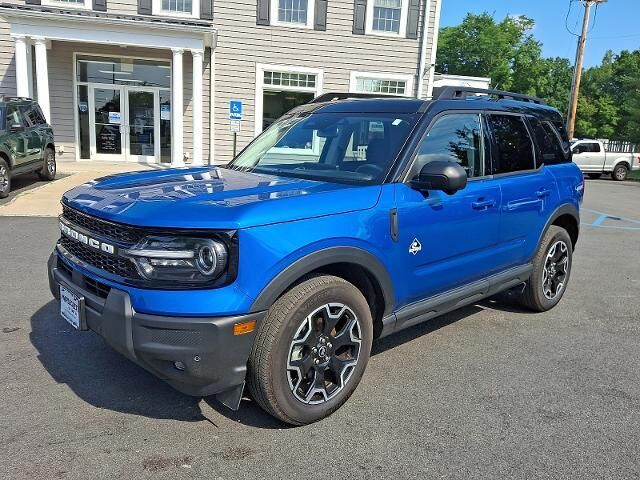 2025 Ford Bronco Sport Outer Banks — photo 1 of 26