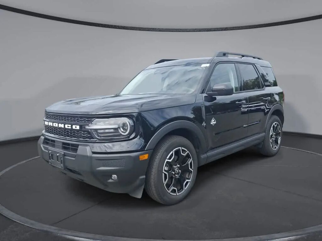 2025 Ford Bronco Sport Outer Banks — photo 1 of 13