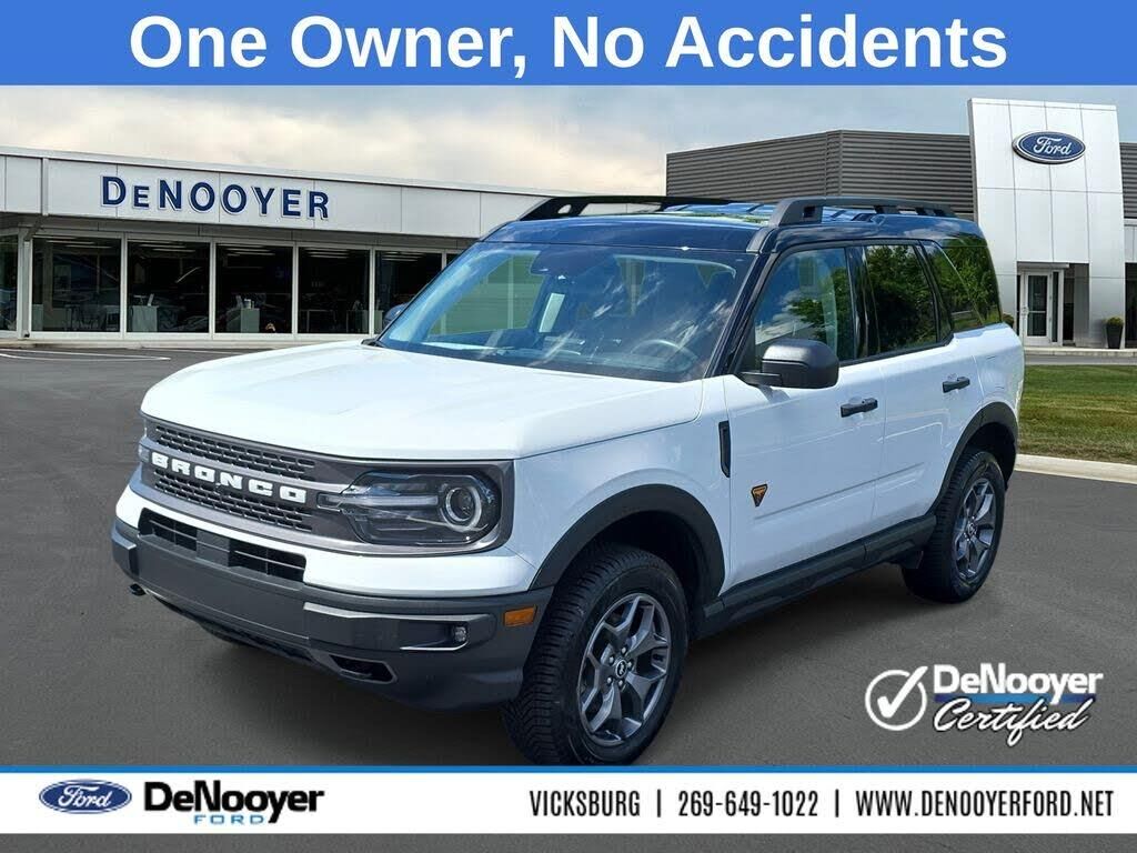 2023 Ford Bronco Sport Badlands — photo 1 of 1