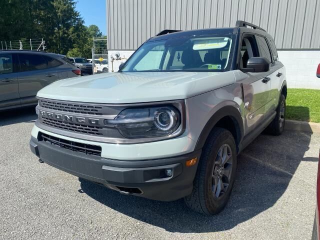 2024 Ford Bronco Sport Badlands — photo 1 of 2